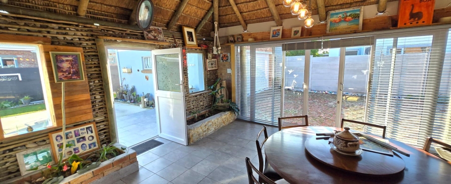4 Bedroom Property for Sale in Franskraal Western Cape